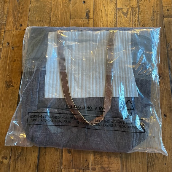 ▪️Myra Handcrafted Quilted Motif/Embroidered Tote - Picture 9 of 13